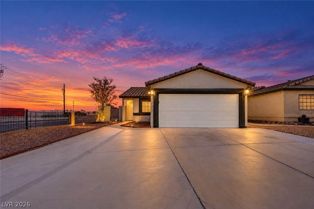 557 Chandler Street - Photo 1