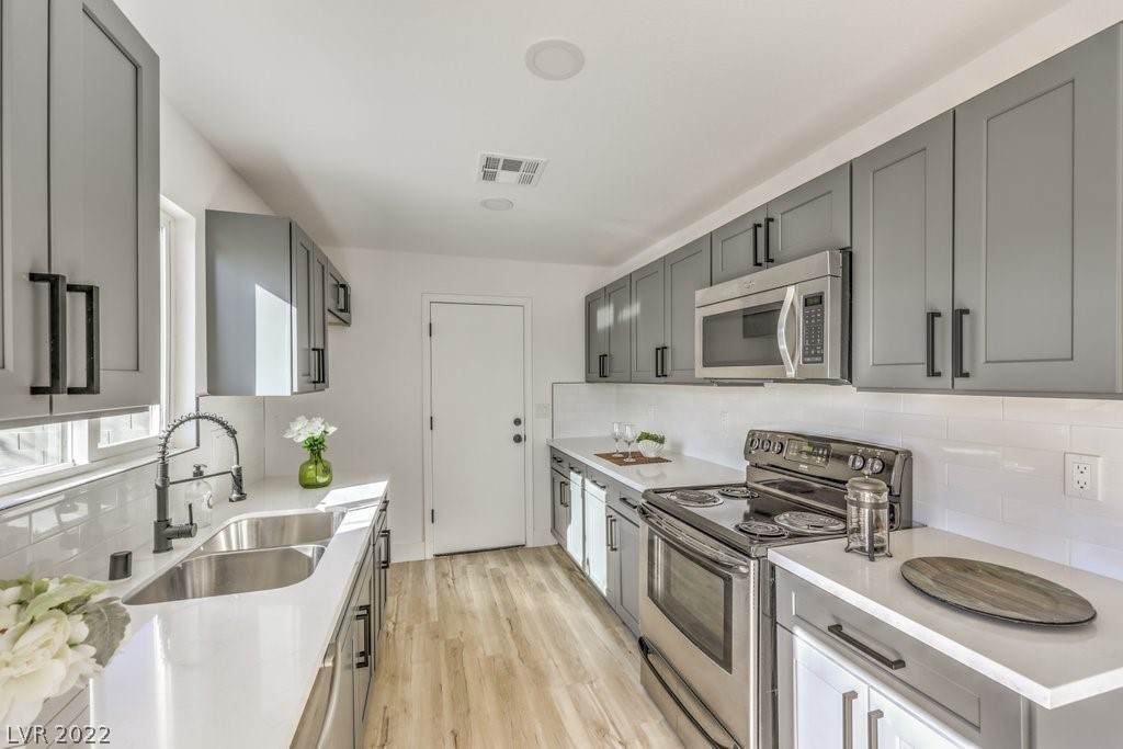 817 22nd Street - Photo 1