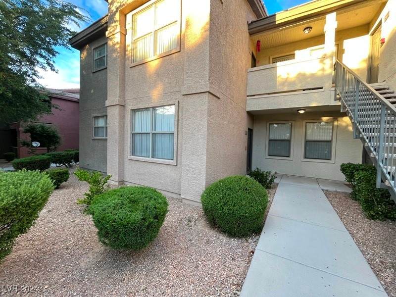 8000 Badura Avenue - Photo 1