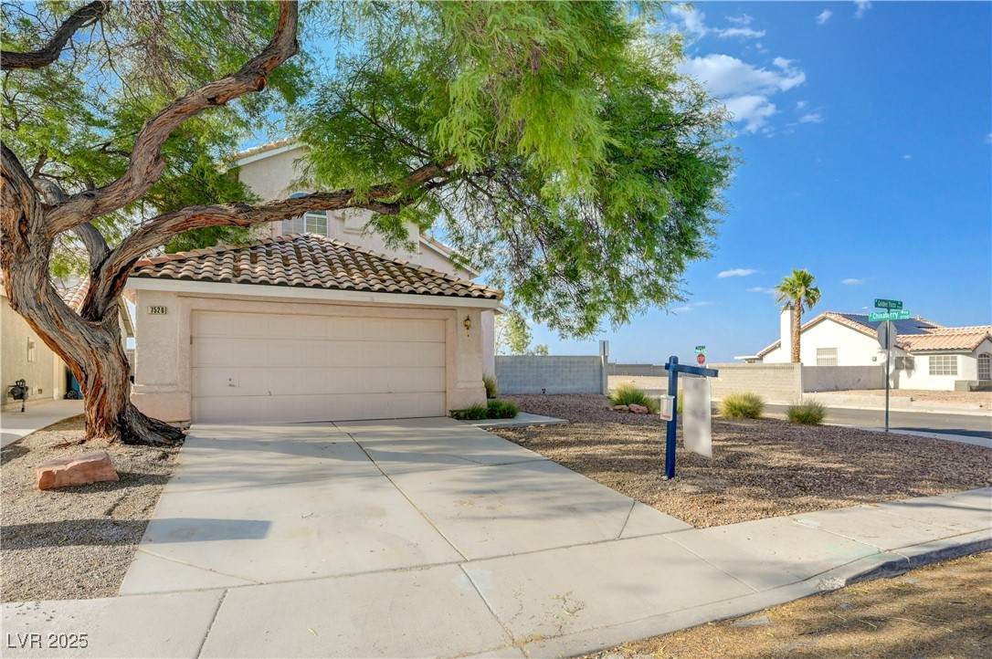 7528 Golden Yucca Drive - Photo 1