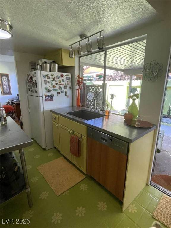 1400 Hialeah Drive - Photo 1