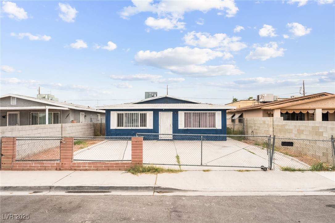 1013 Blankenship Avenue - Photo 1