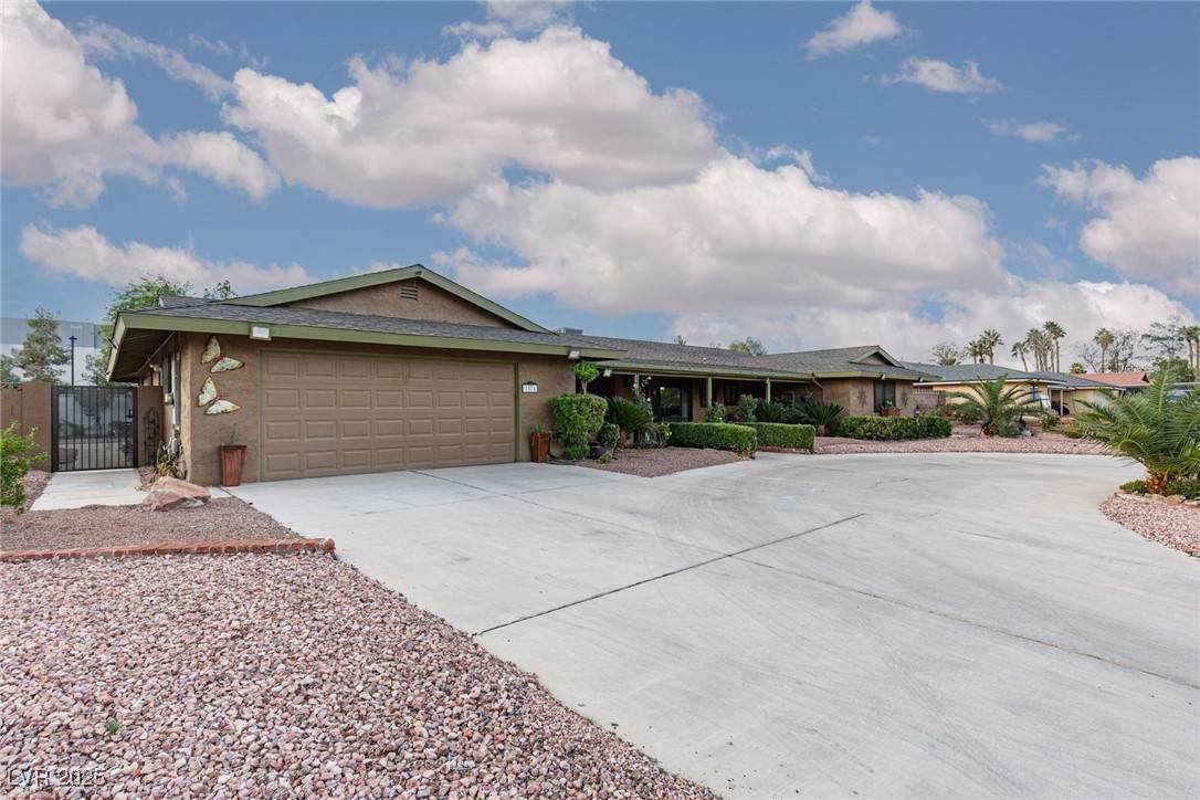 3371 Mardon Avenue - Photo 1