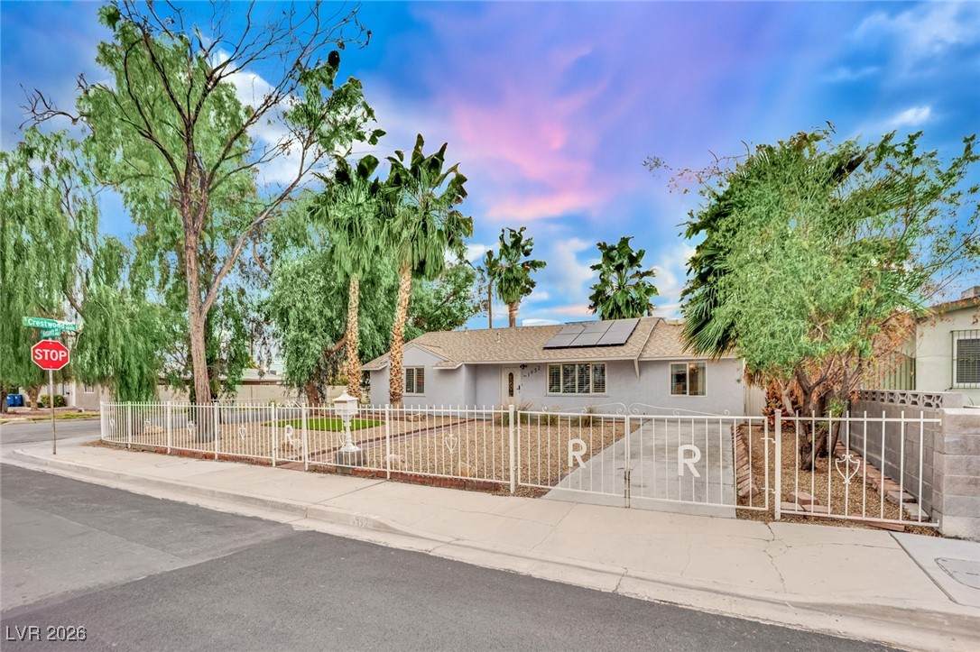 1932 Hassett Avenue - Photo 1