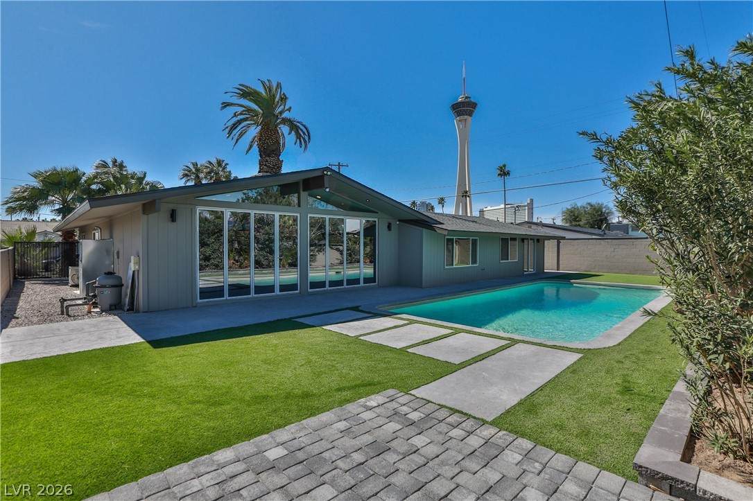 547 Ellen Way - Photo 1