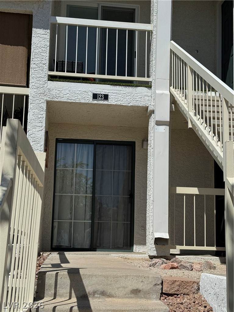 1922 Las Palmas Lane - Photo 1
