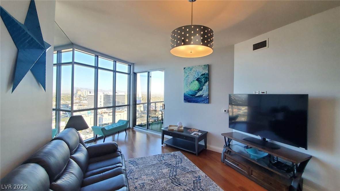 200 Sahara Avenue - Photo 1