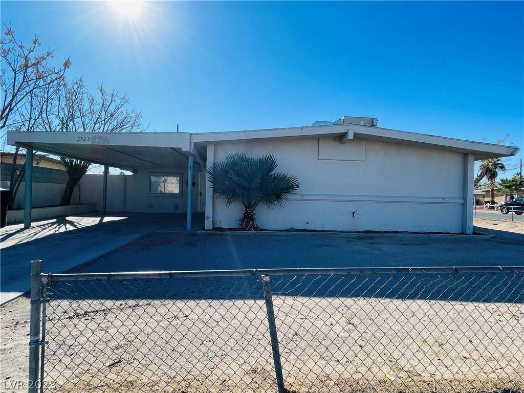 2723 Reynolds Avenue - Photo 1