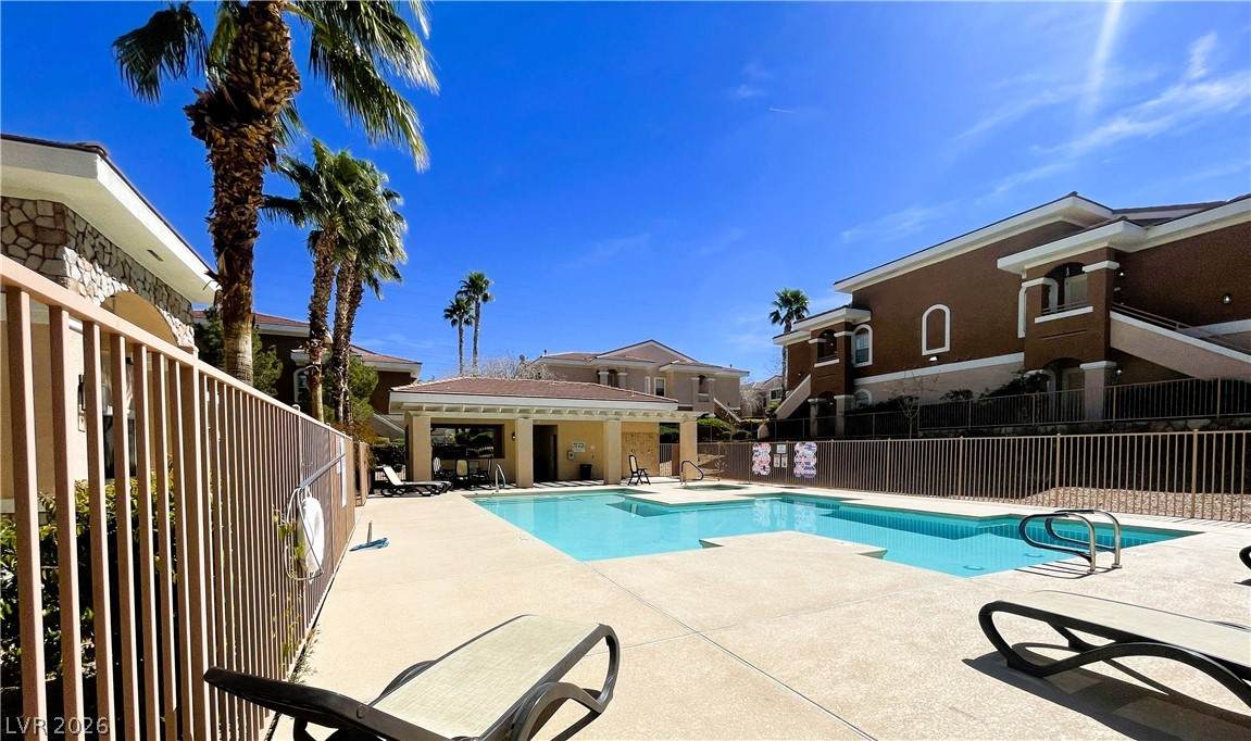 https://bt-photos.global.ssl.fastly.net/vegas/orig_boomver_4_2764414-2.jpg