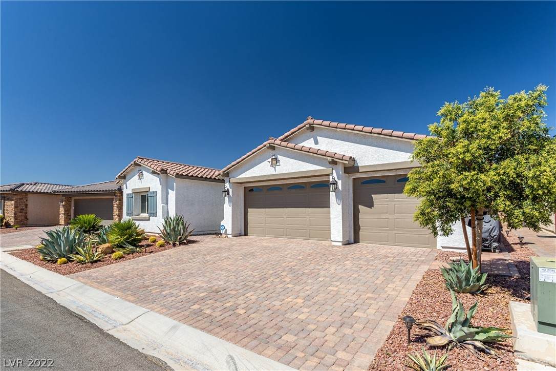 5366 Di Bossi Avenue - Photo 1