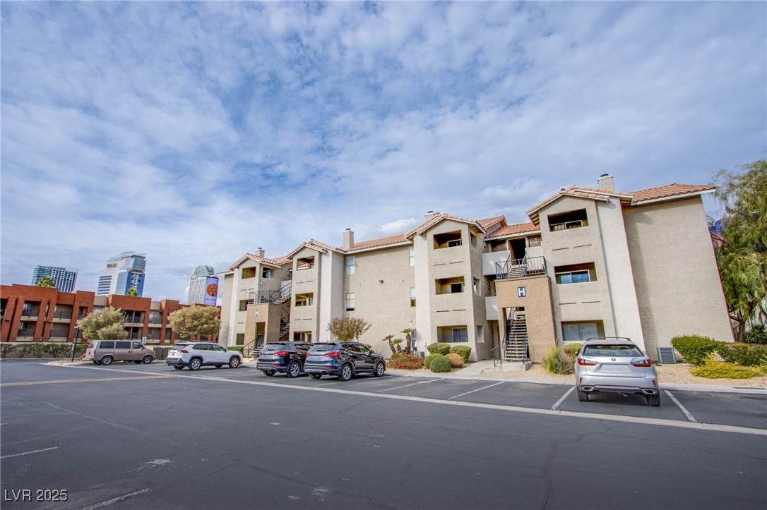 4200 Valley View Boulevard - Photo 1