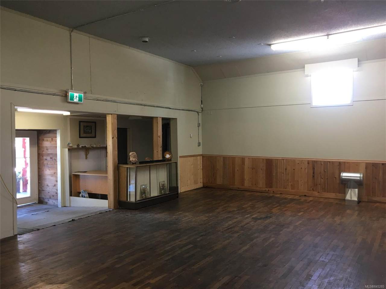 2260 Alberni Hwy - Photo 1