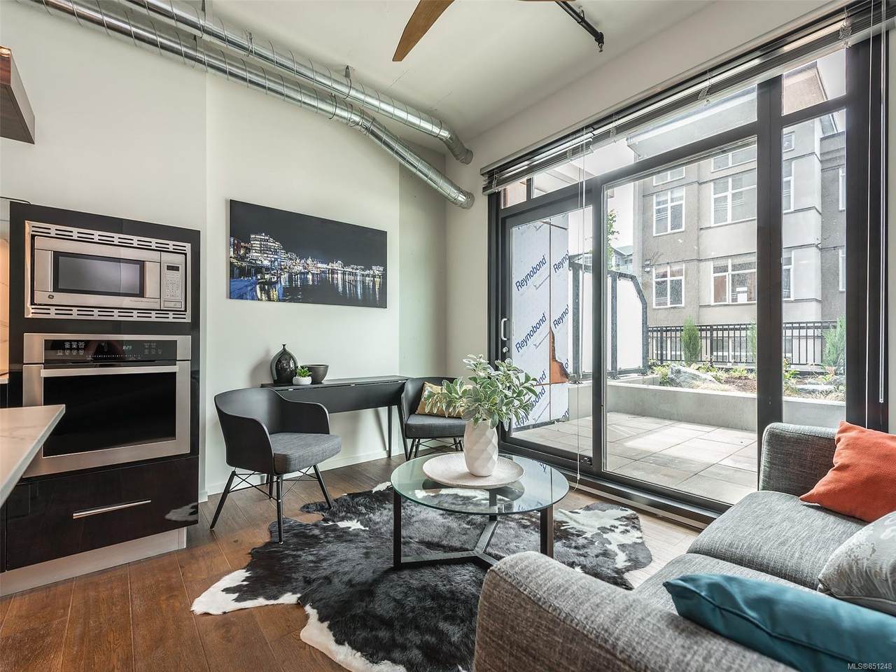 1029 View St - Photo 1