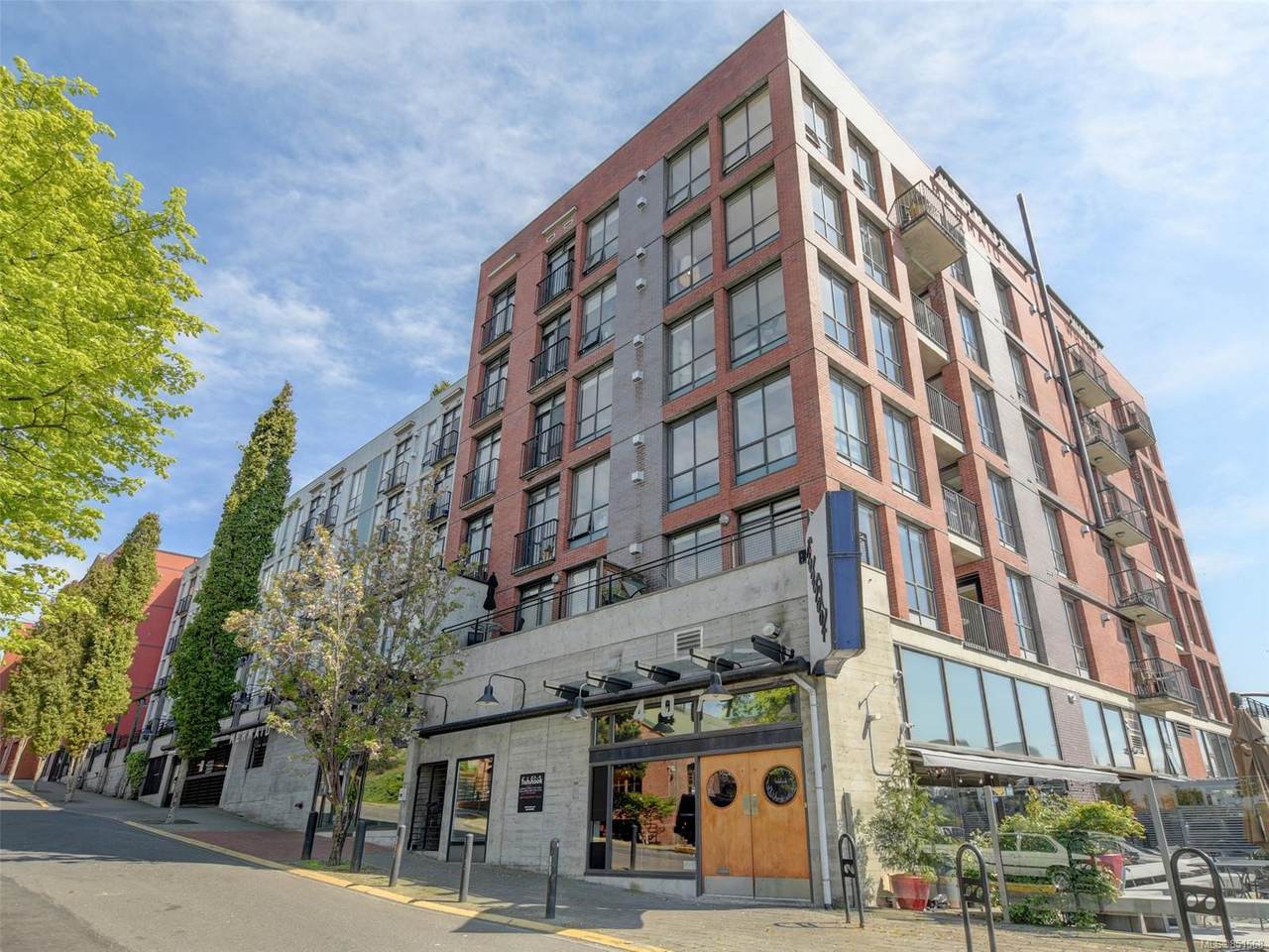 409 Swift St - Photo 1