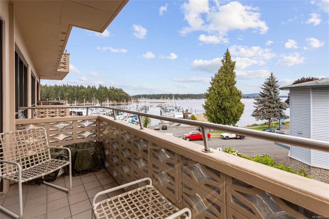 375 Newcastle Ave - Photo 1