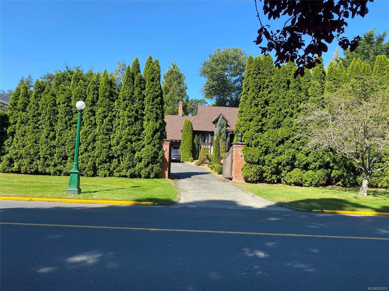 3260 Beach Dr - Photo 1