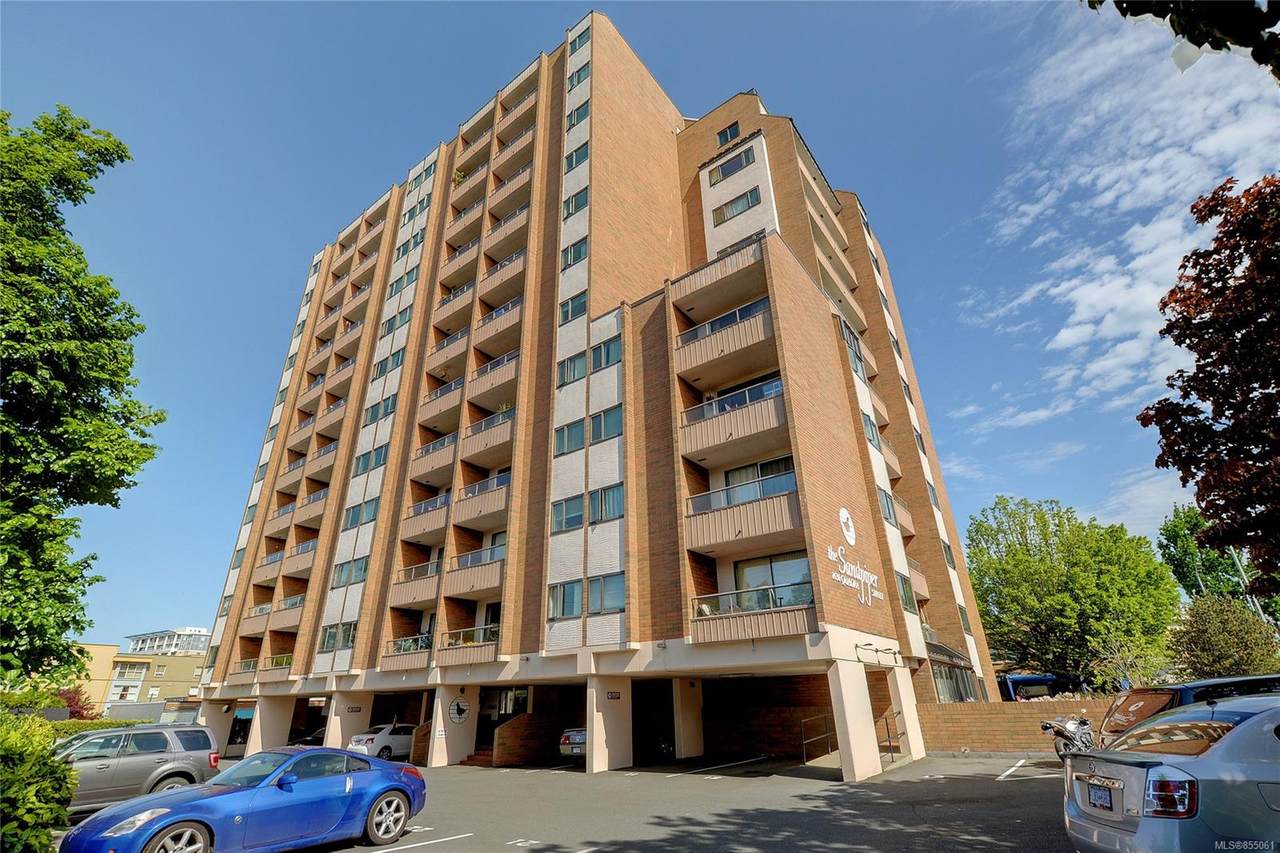 1630 Quadra St - Photo 1