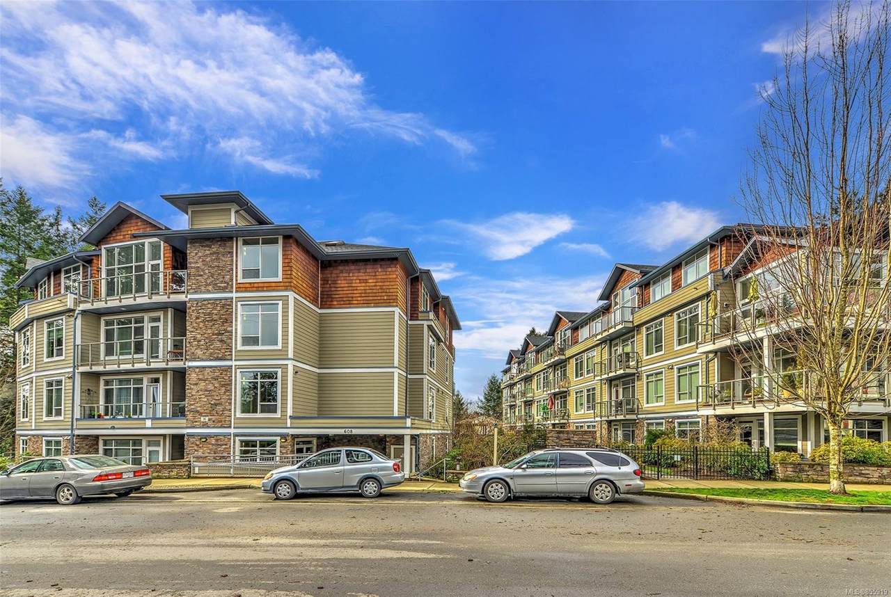 611 Goldstream Ave - Photo 1