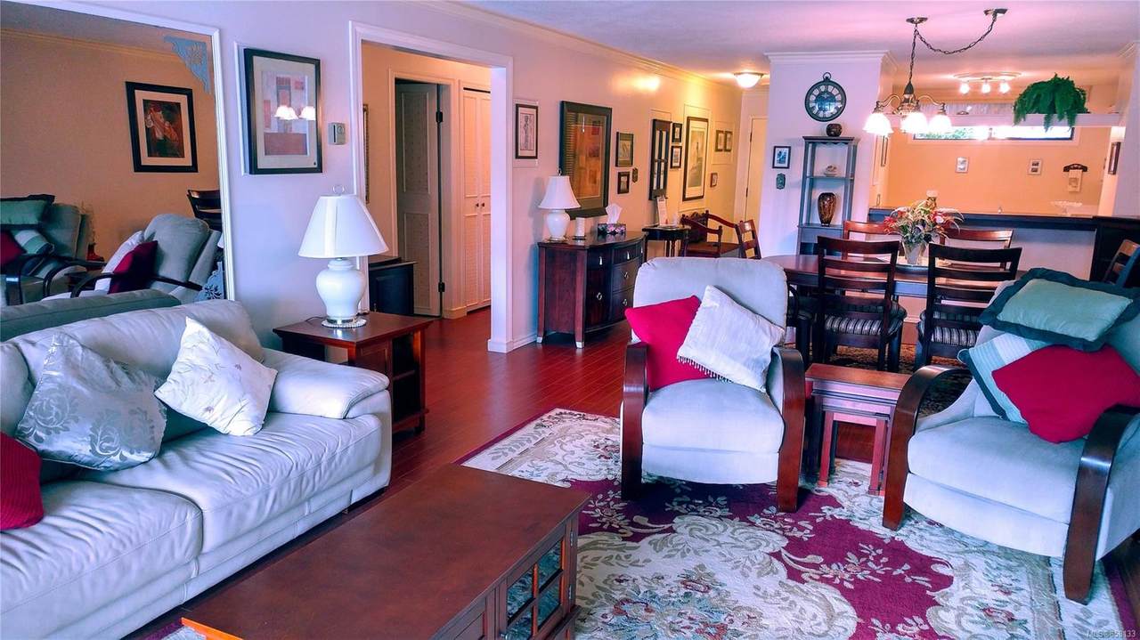 485 Island Hwy - Photo 1