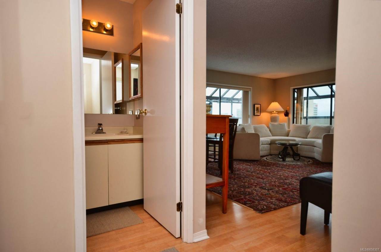 819 Burdett Ave - Photo 1