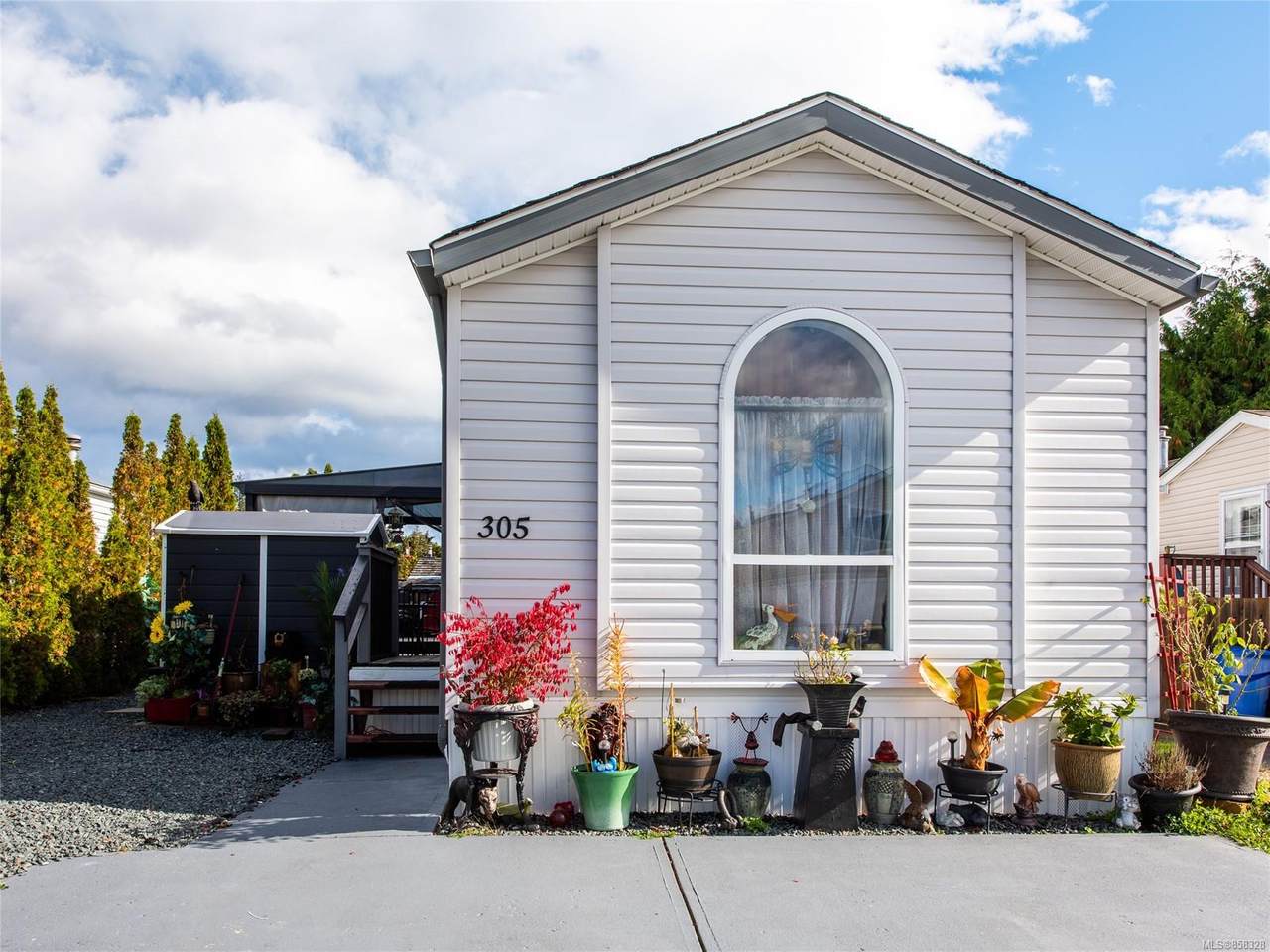 305 Myrtle Cres - Photo 1