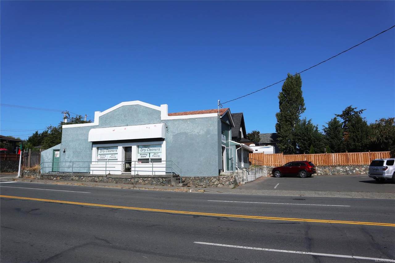 3000 Tillicum Rd - Photo 1