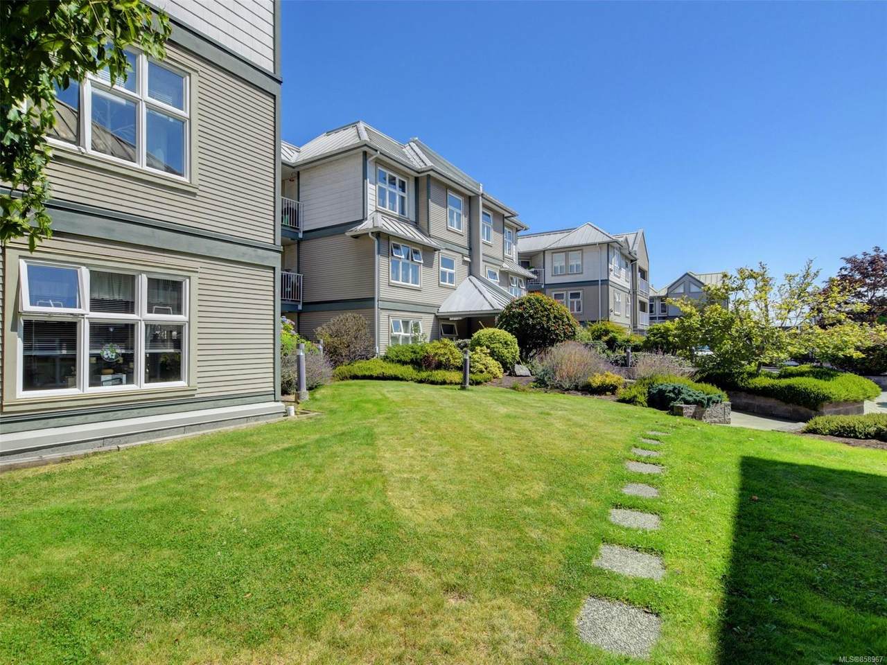 3010 Washington Ave - Photo 1