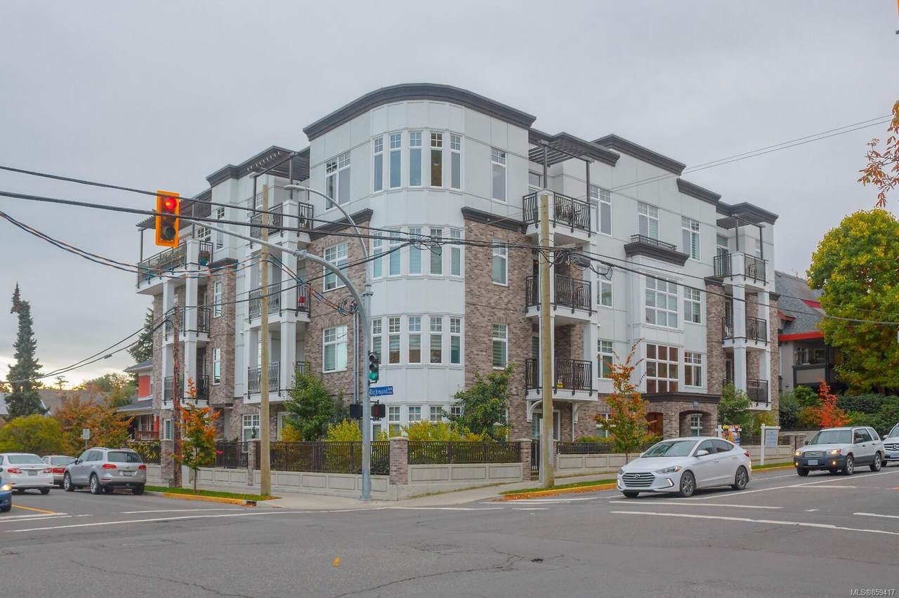 1765 Oak Bay Ave - Photo 1