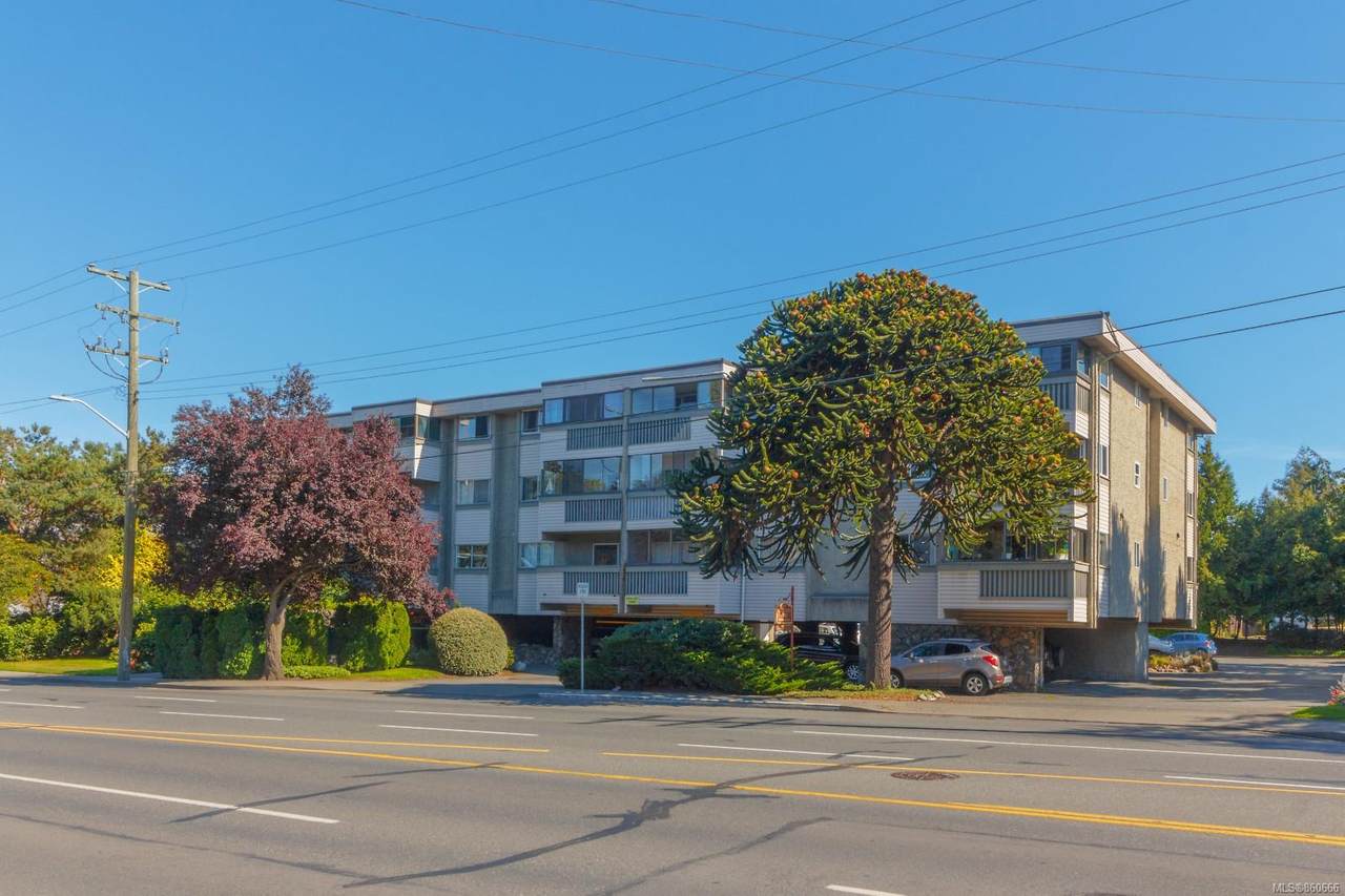 1525 Hillside Ave - Photo 1