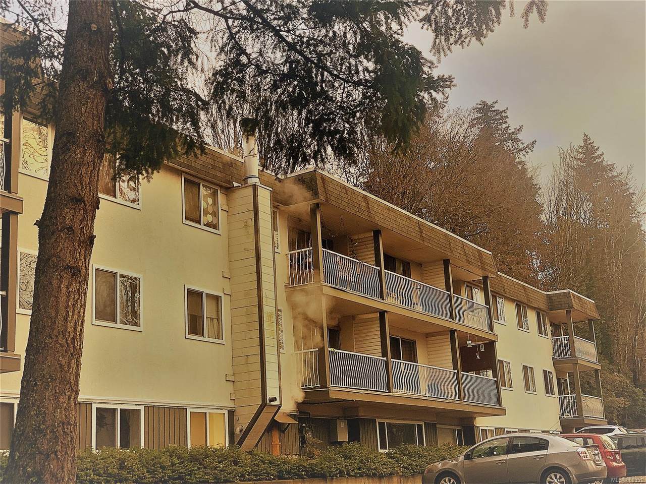 999 Bowen Rd - Photo 1