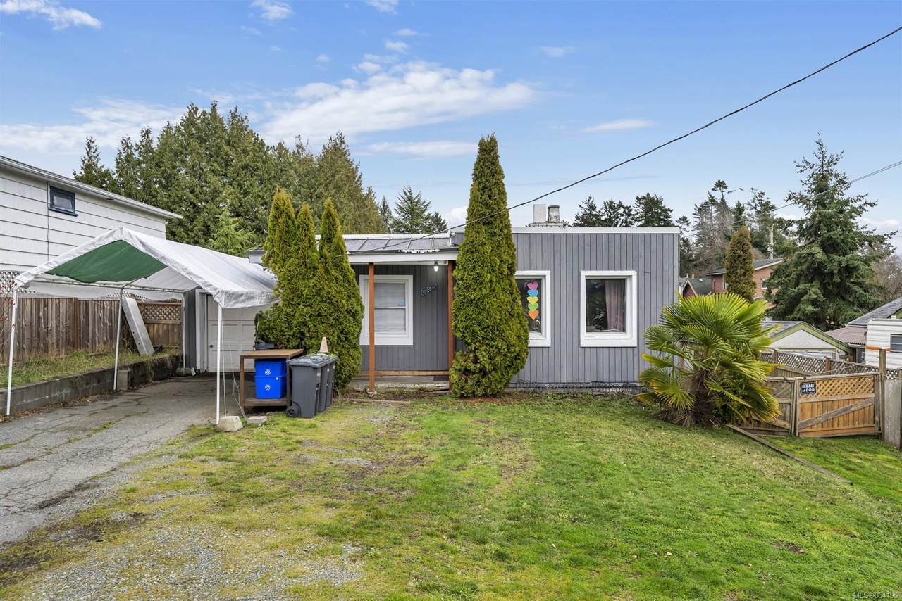 889 Tillicum Rd - Photo 1