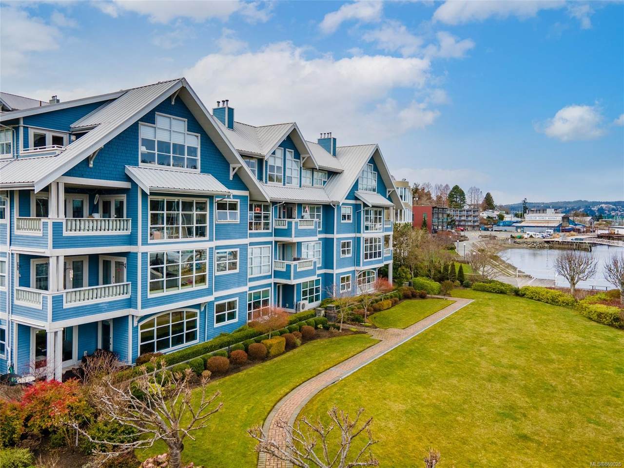 550 Blue Girl Way - Photo 1