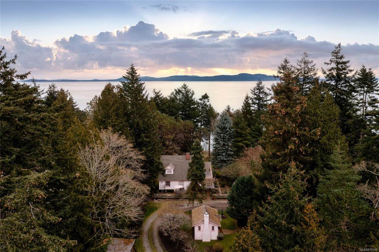 2254 Arbutus Rd - Photo 1