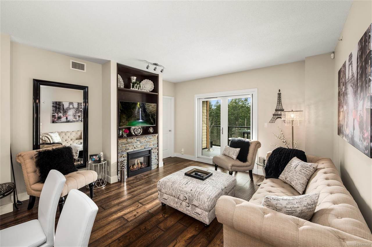 1400 Lynburne Pl - Photo 1