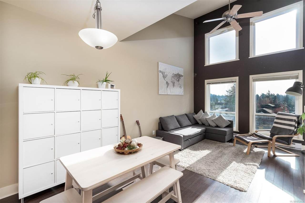866 Brock Ave - Photo 1