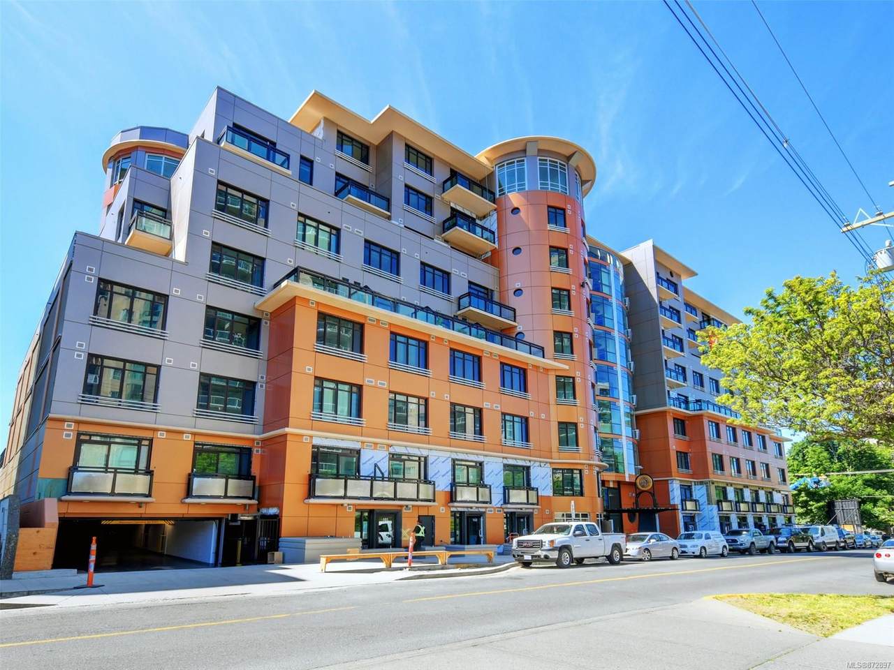 1029 View St - Photo 1