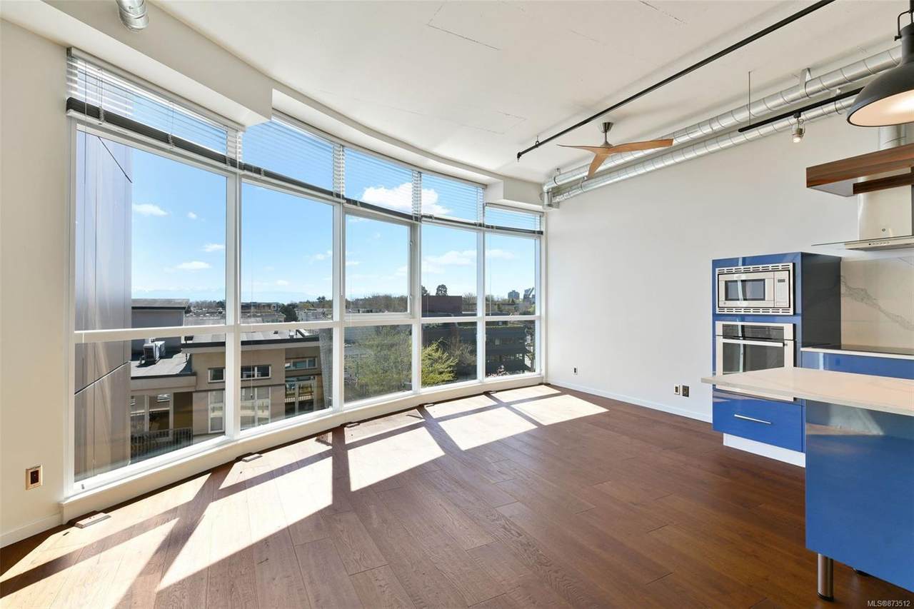 1029 View St - Photo 1