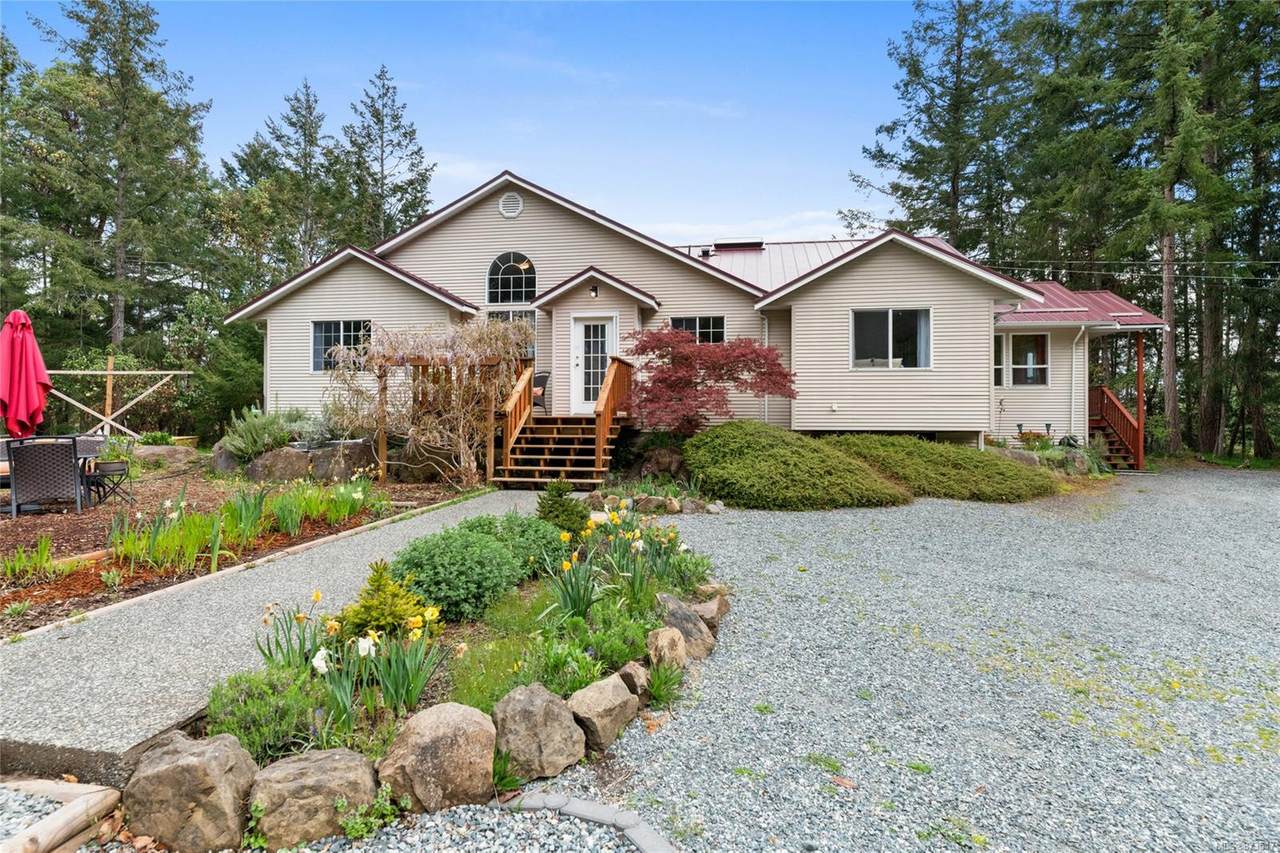 3274 Bissell Rd - Photo 1
