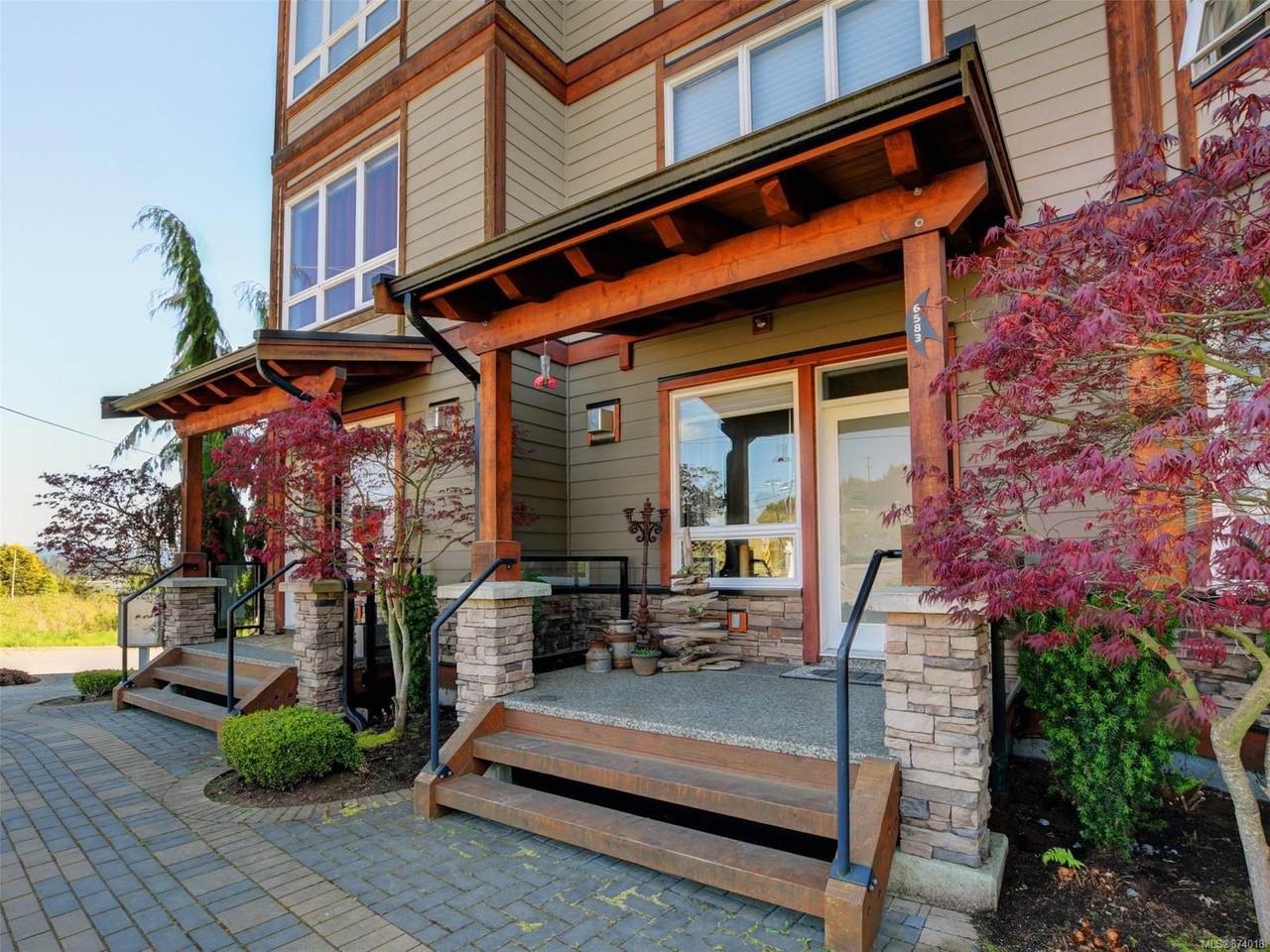 6583 Lincroft Rd - Photo 1