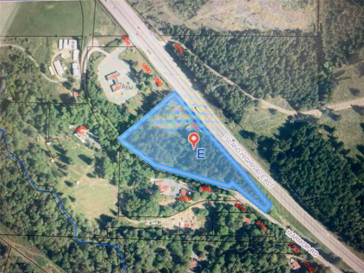 1692 Island Hwy - Photo 1