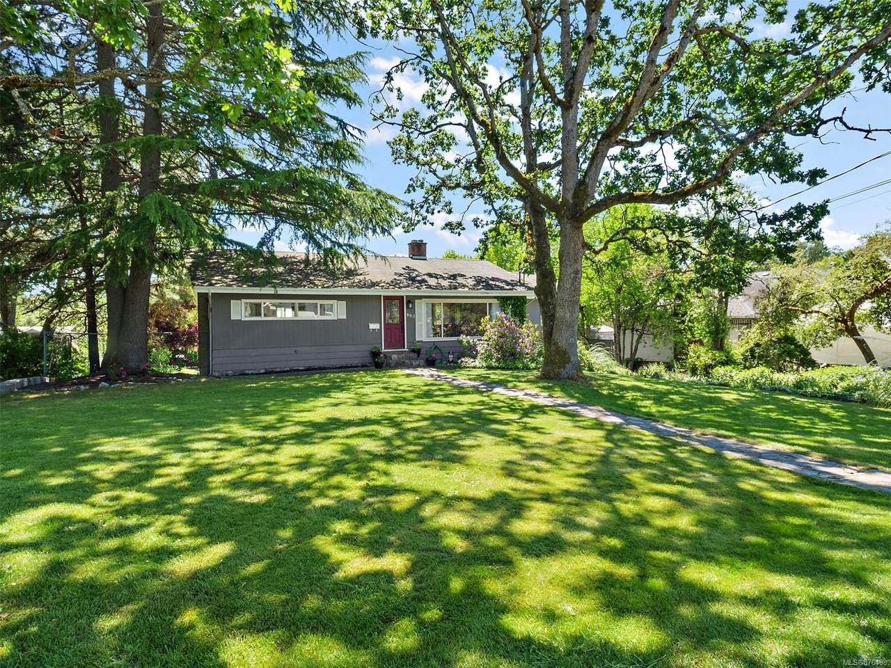 663 Kent Rd - Photo 1