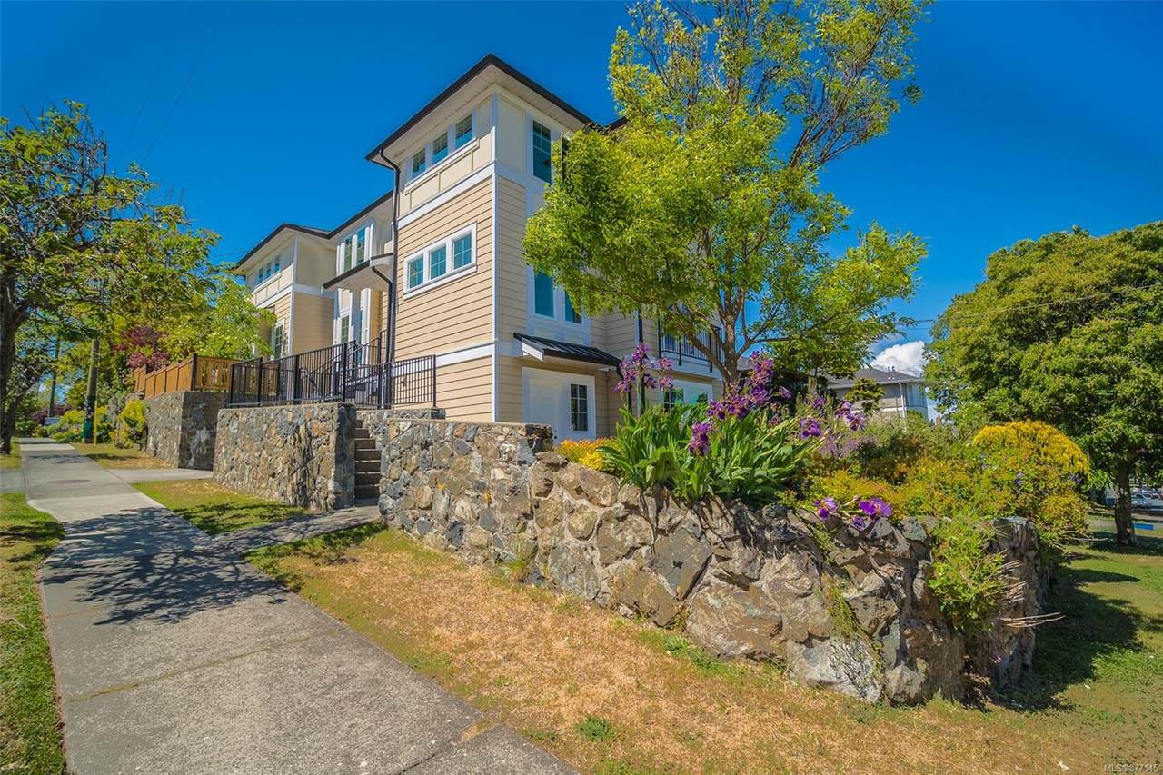 1570 Gladstone Ave - Photo 1