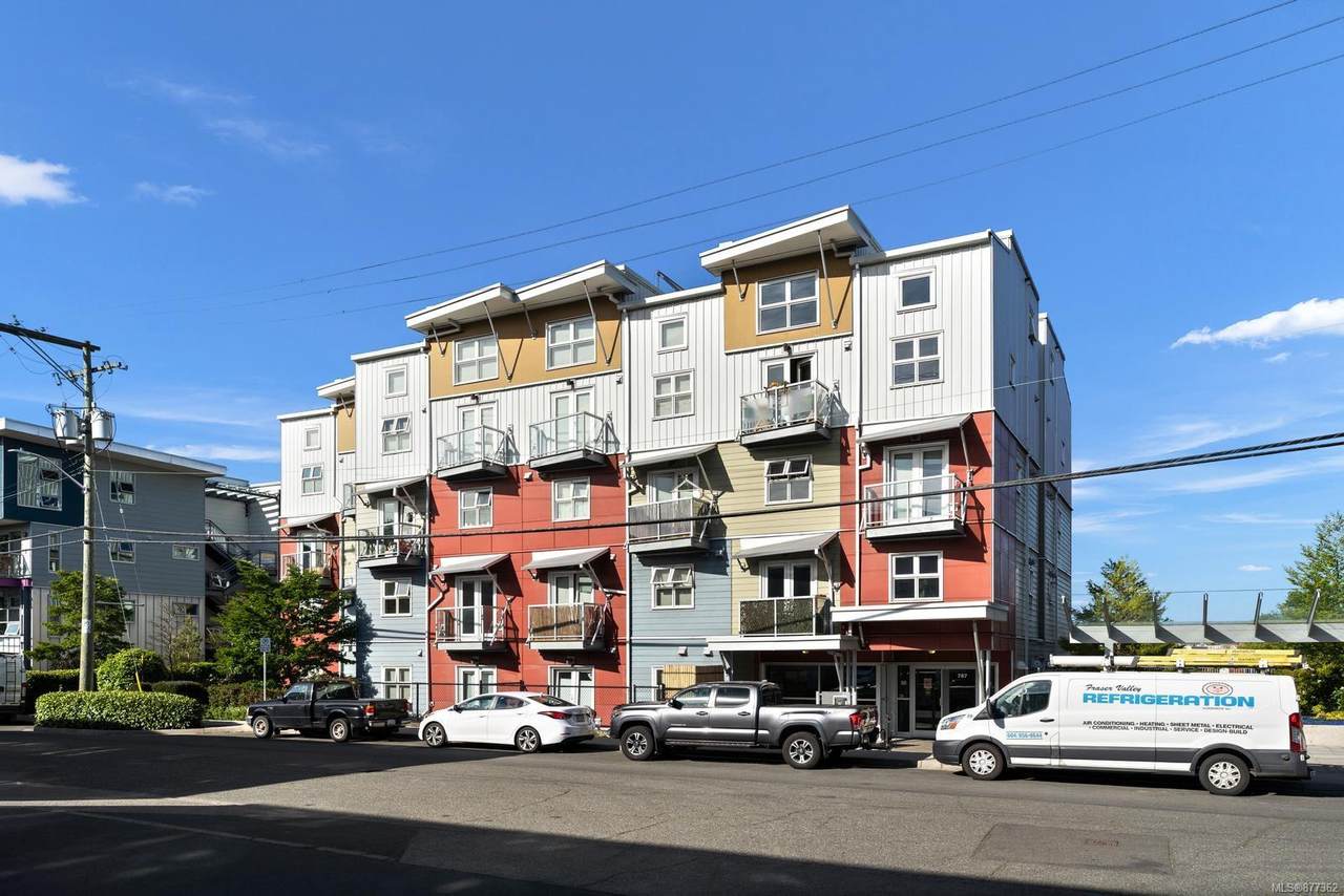 787 Tyee Rd - Photo 1