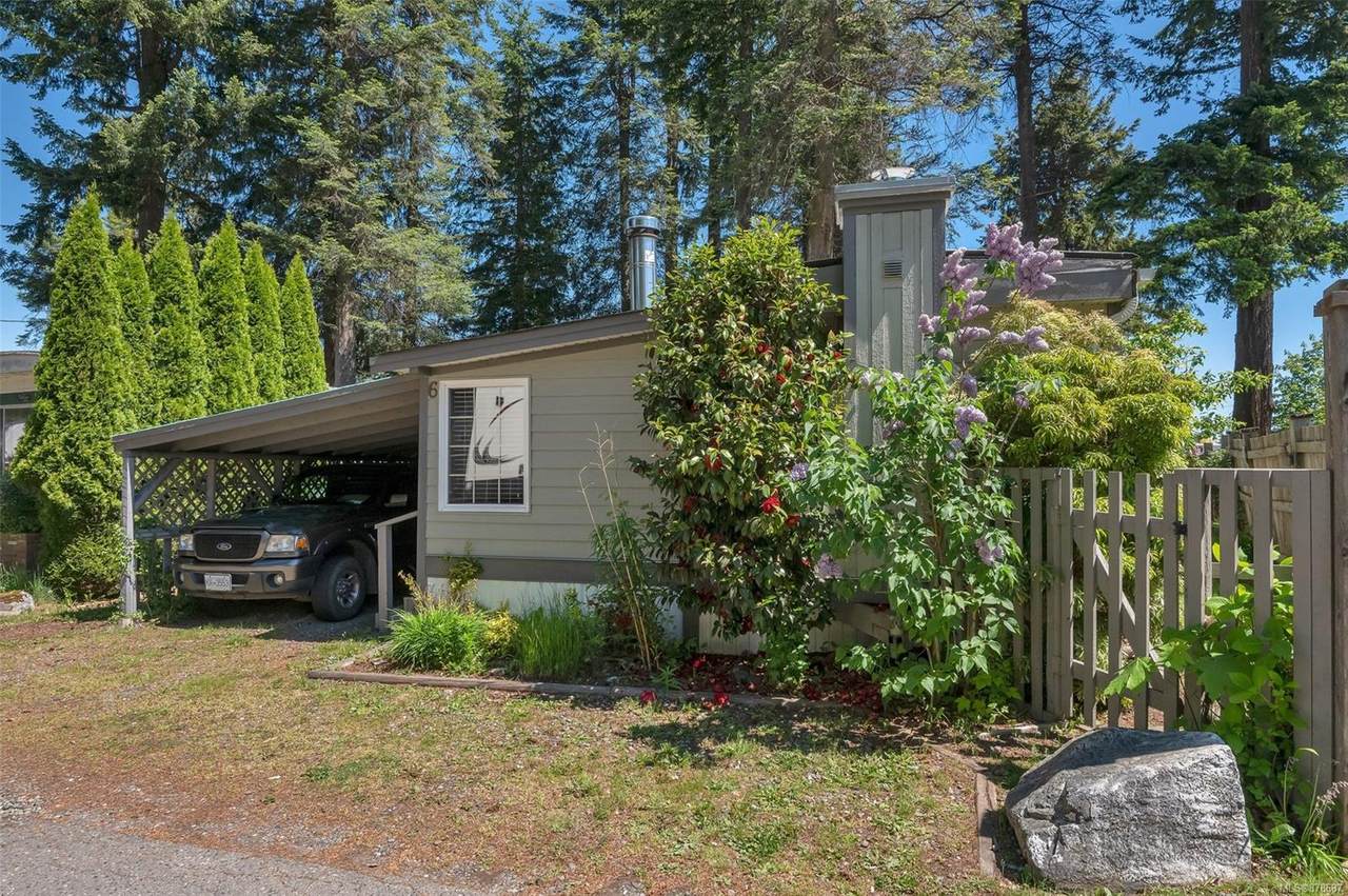 2100 Campbell River Rd - Photo 1