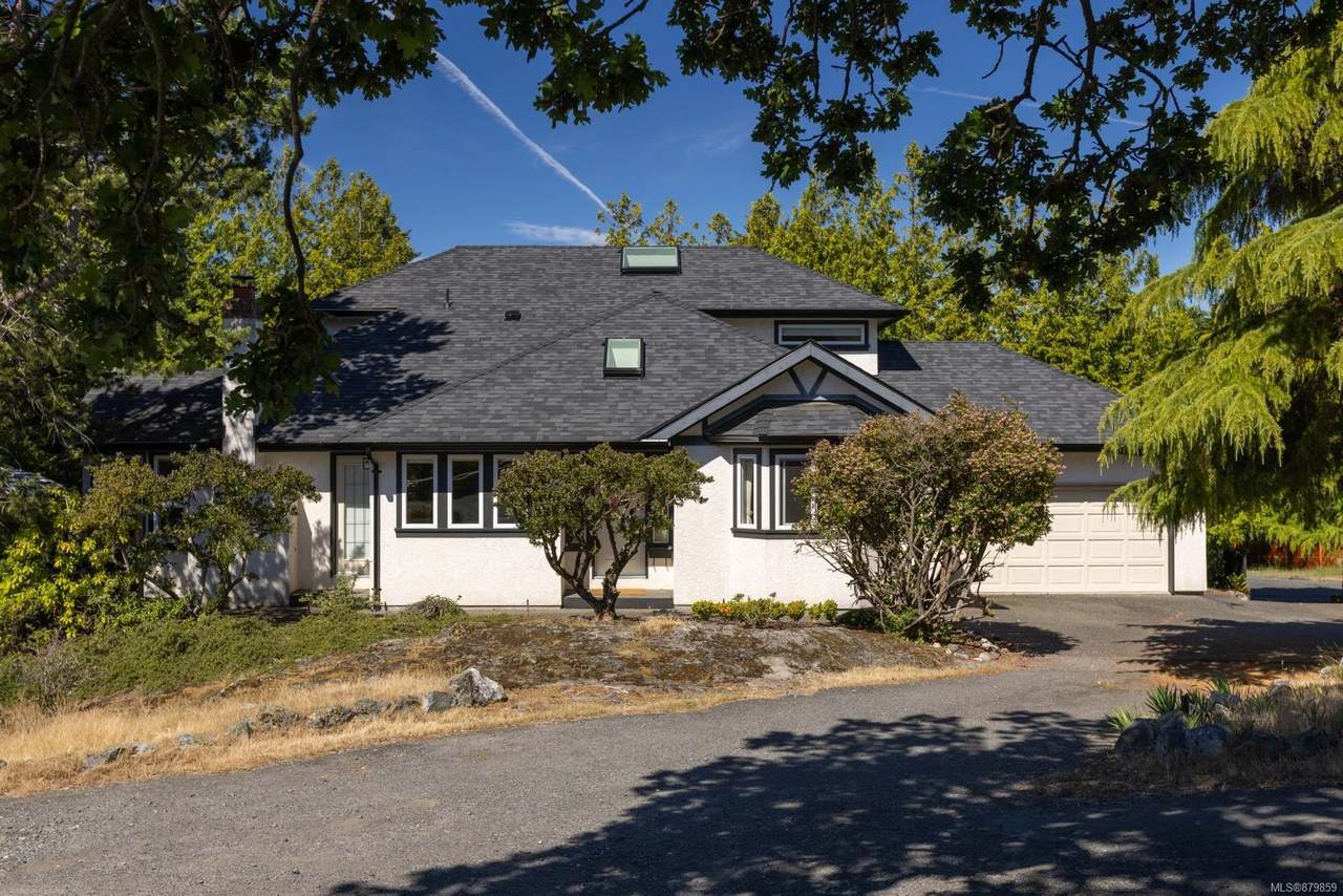 901 Foul Bay Rd - Photo 1