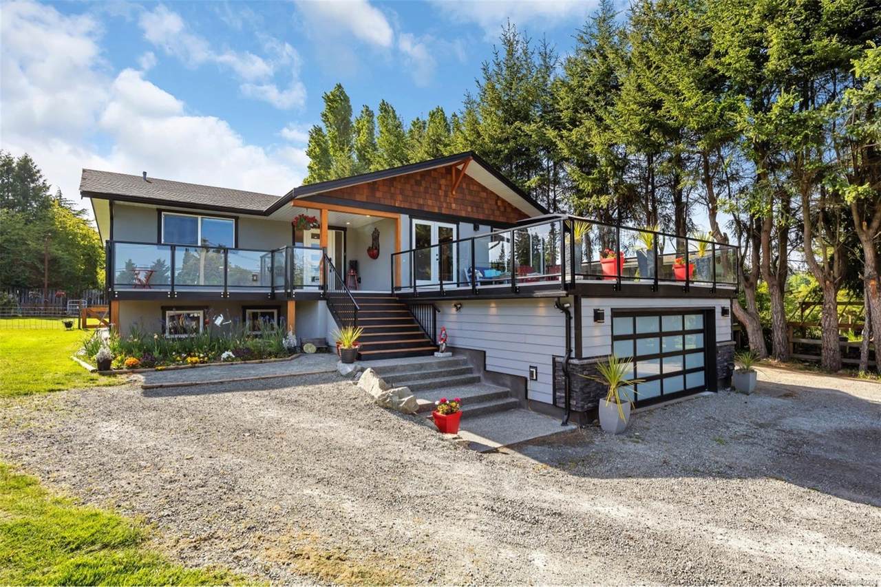 7494 East Saanich Rd - Photo 1
