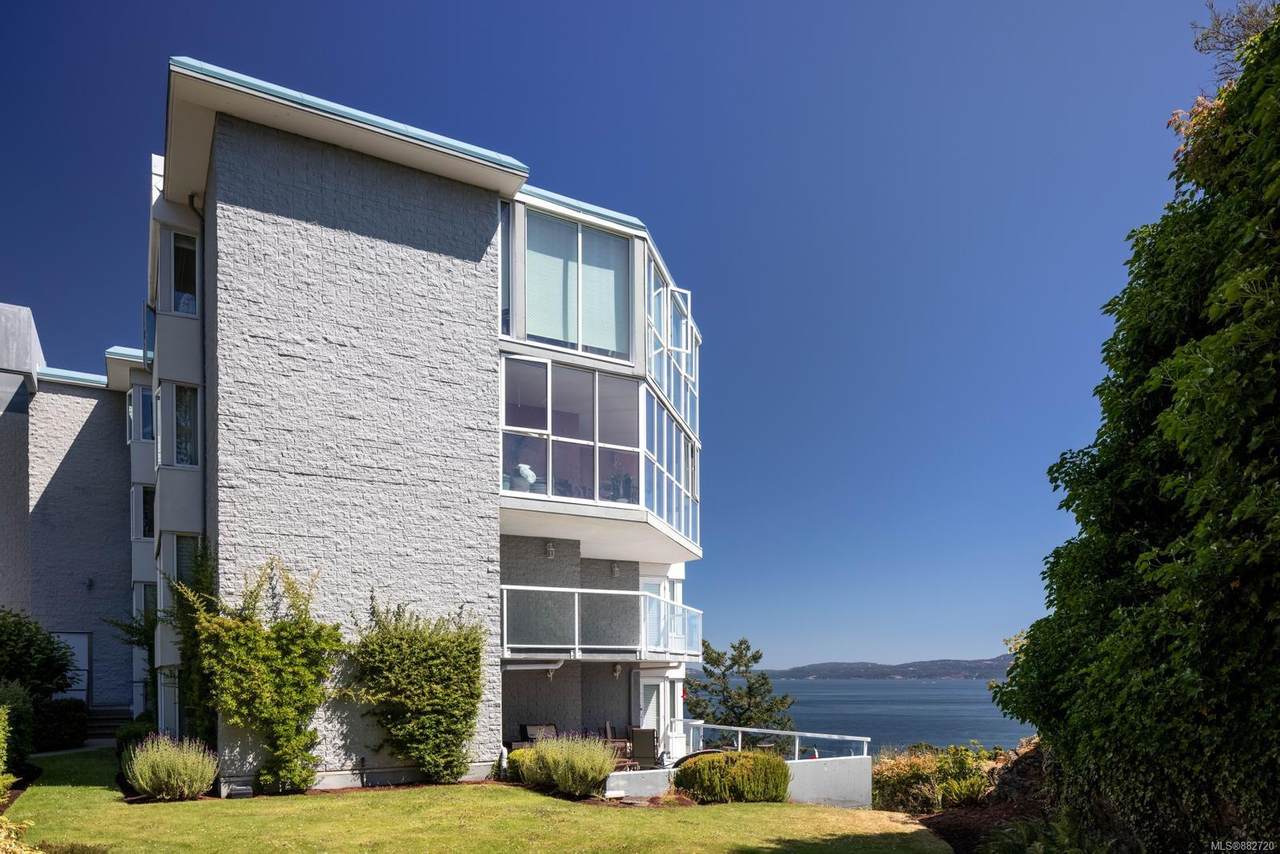 2829 Arbutus Rd - Photo 1