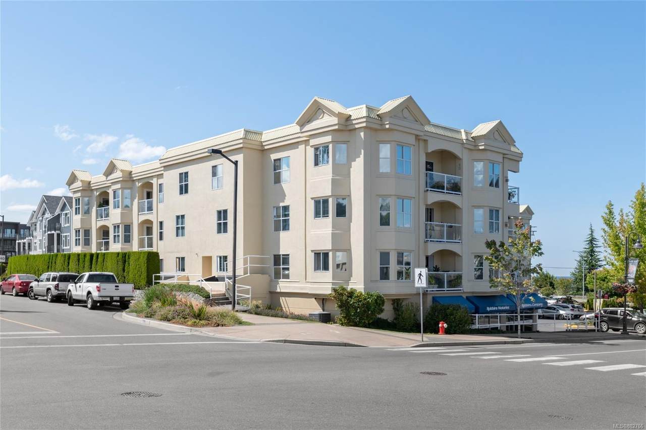 220 Island Hwy - Photo 1