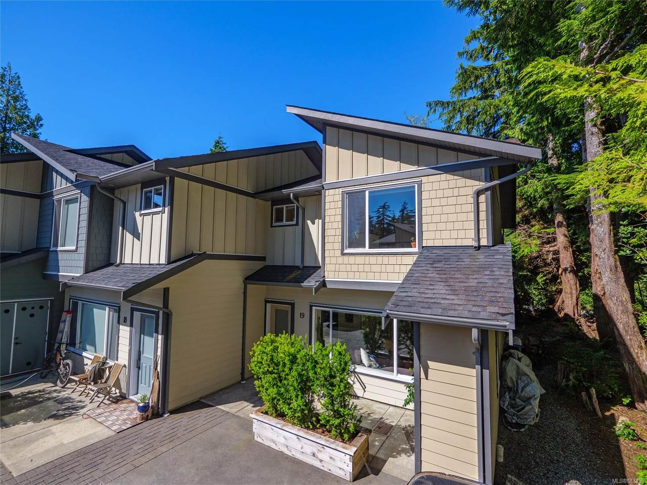 625 Hellesen Dr - Photo 1