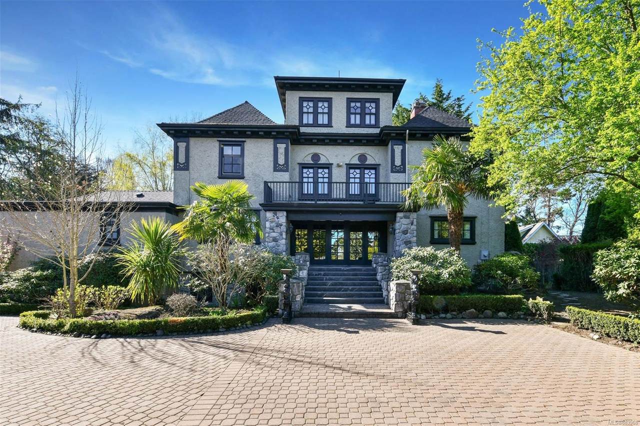 949 Pattullo Pl - Photo 1